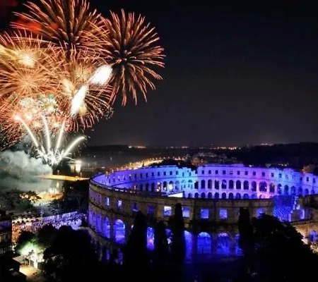 Vakantiehuis Lusyhouse Pula