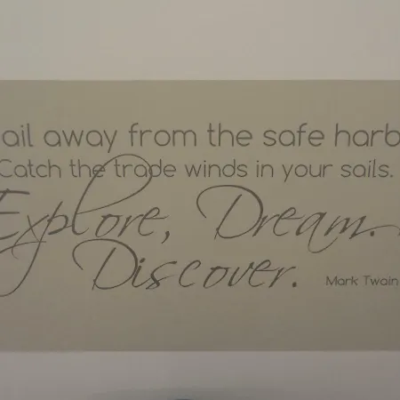 Lusyhouse بولا
